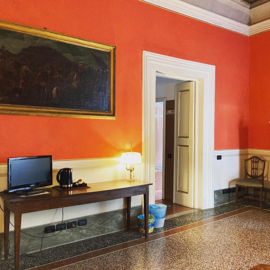 Palazzo Tucci Residenza D'Epoca Lucca Exterior foto